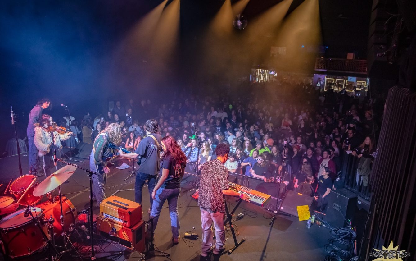 band plays to full crowd at FoCoMX