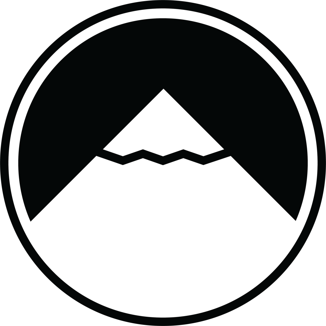 slyce logo white mountain/ pizza slyce on black background